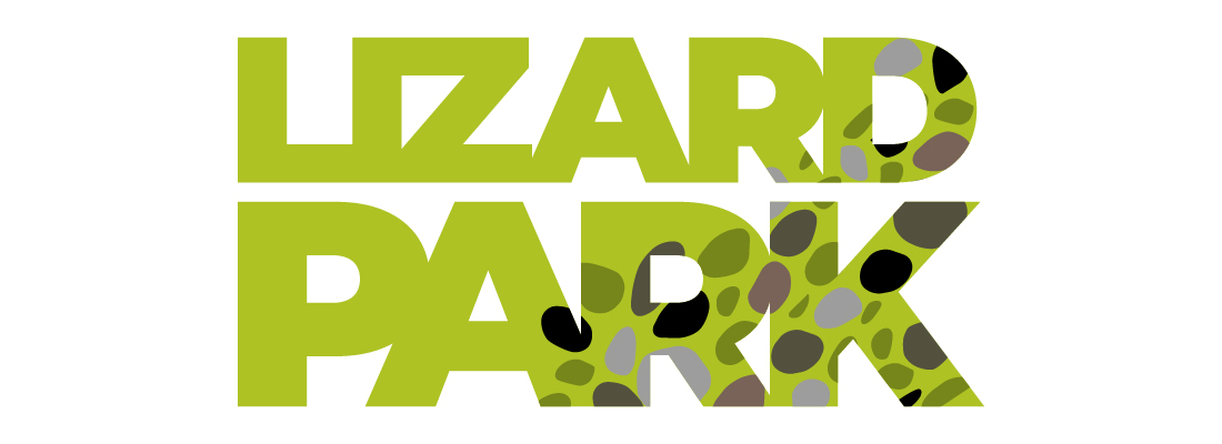 Logga Lizard Park. ordet lizard park står skrivet med lime-gröna raka, tjocka bokstäver. I bokstäverna syns ett mönster av ödle-hud i nyanser av grönt, brunt och grått.